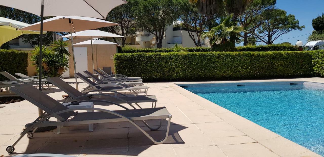 Hotel Le Galoubet Villeneuve-Loubet Exterior photo
